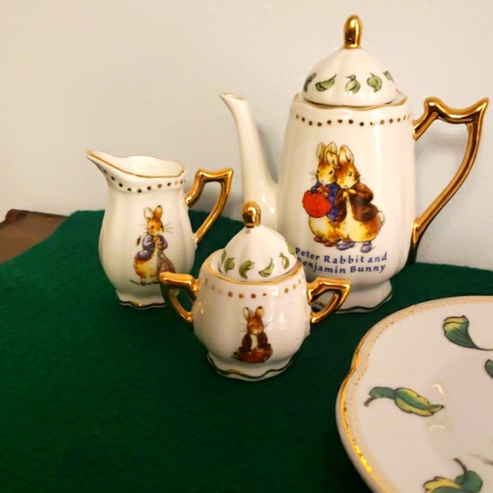 RARE Collectible Beatrix Potter Peter rabbit Tea Set - Picture 10 of 12